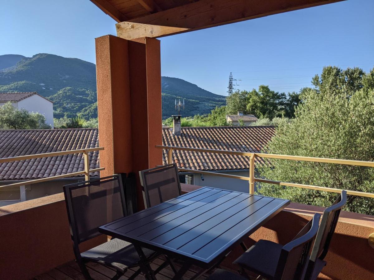 Maisonnette Dans Domaine Avec Piscine A Nyons, Pays Des Olives Экстерьер фото